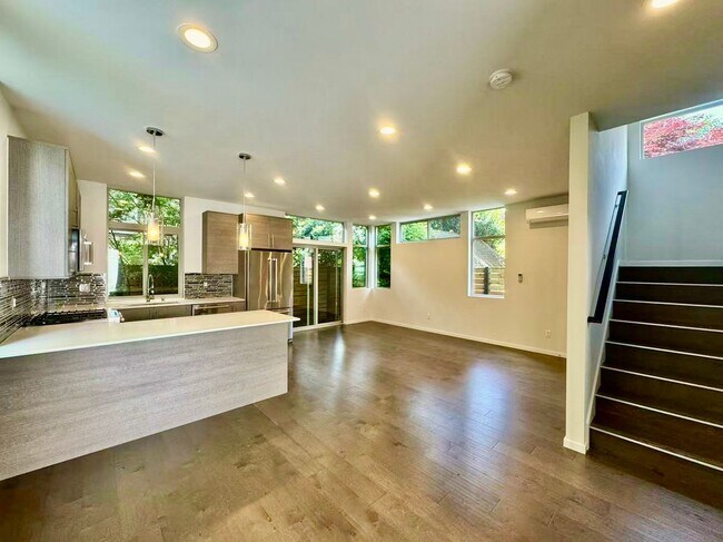 Foto del edificio - Charming Modern Stand-Alone Home in Ballar...