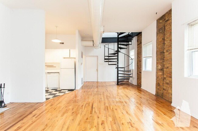 Foto del edificio - 2057 W Dickens Ave