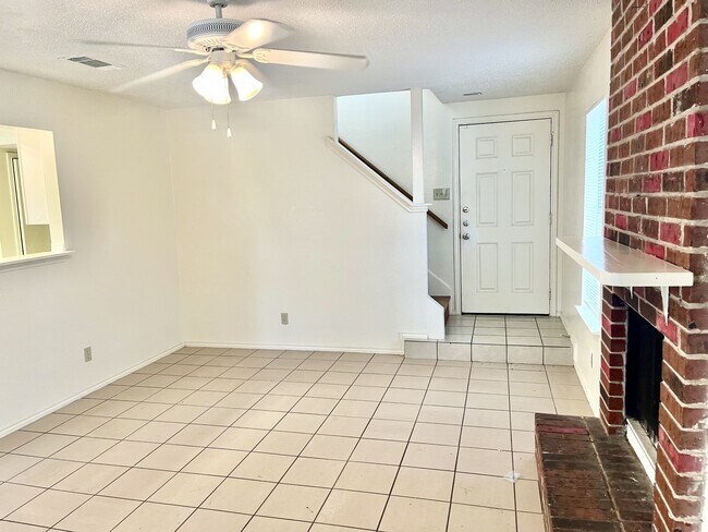 Building Photo - 9606 Carson Creek Blvd