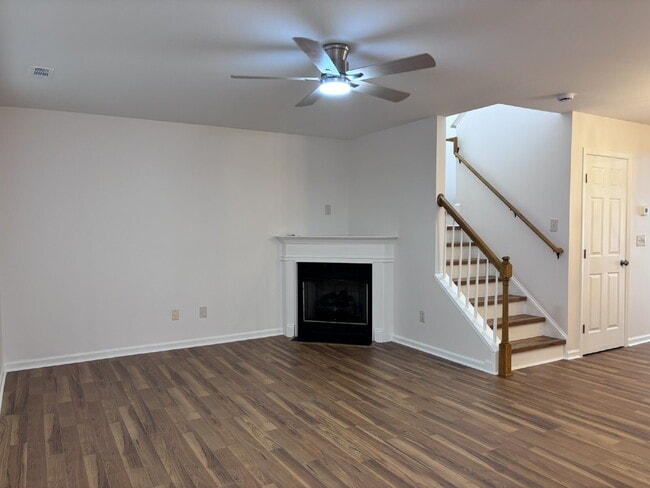 Building Photo - 8024 River Gold Ln