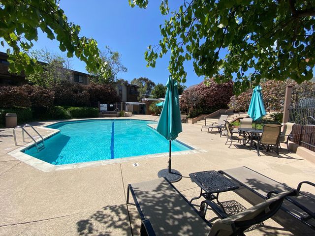 Community Pool - 8870 Villa La Jolla Dr