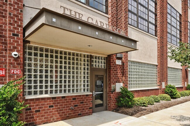 Foto del edificio - 715 N Graham St