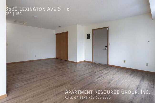 Foto del edificio - 3530 Lexington Ave S