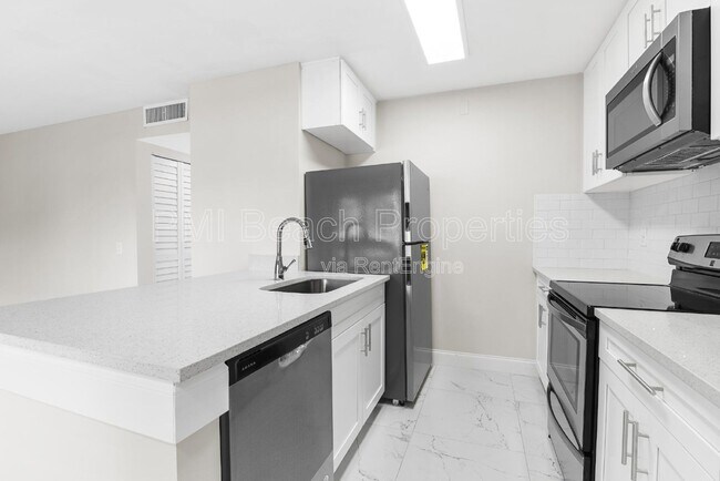 Foto del edificio - 712 Meadows Cir