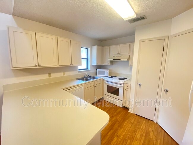 Foto del edificio - 5131 Butter Creek Ln