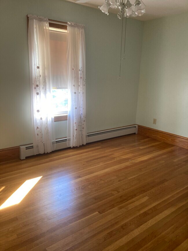 146 Harrington Ave, Manchester, NH 03103 House Rental in Manchester