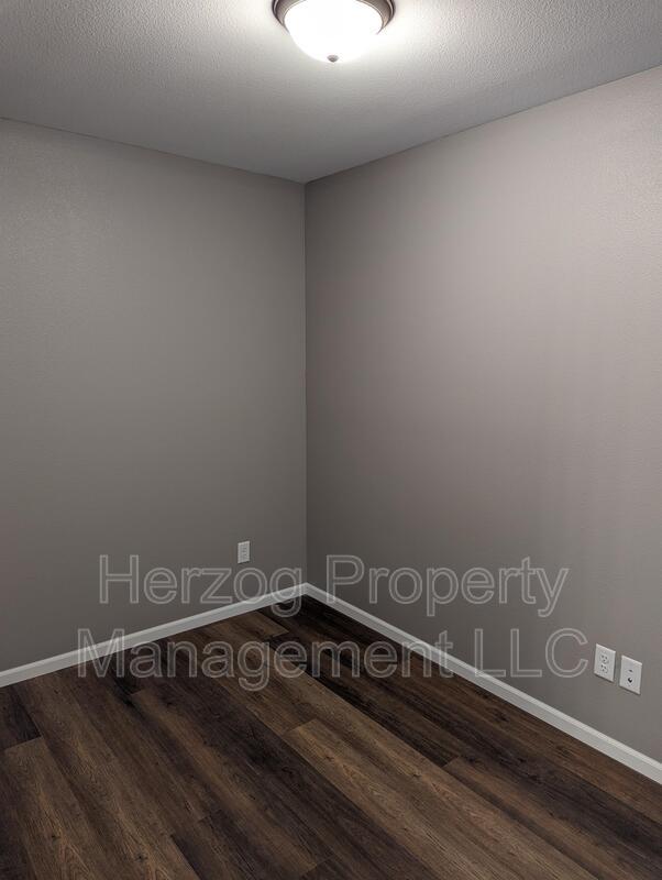 233 Legion Field Rd Unit Apt. 310, Marshall, MN 56258 Condo for Rent