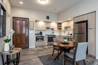 Building Photo - One Nine Vine Apartments