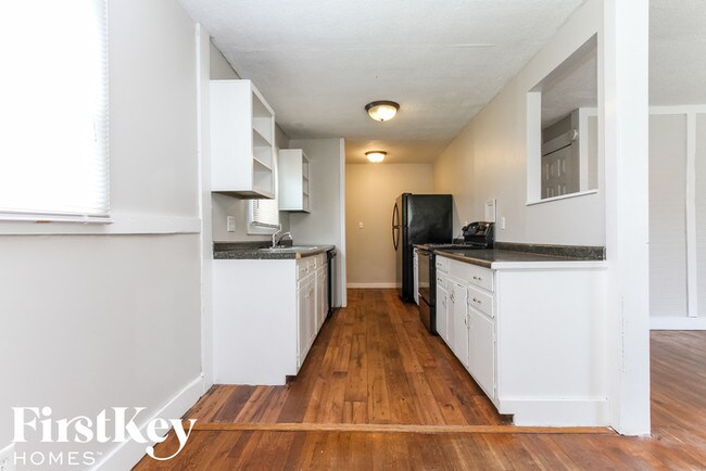Building Photo - 4335 S Lynhurst Dr