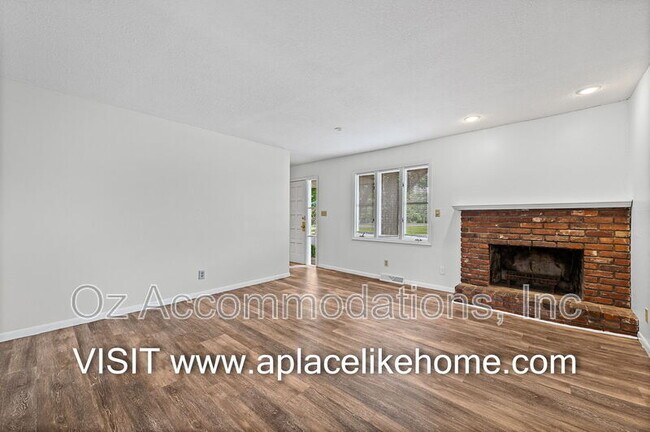 Foto del edificio - 608 E 78th St
