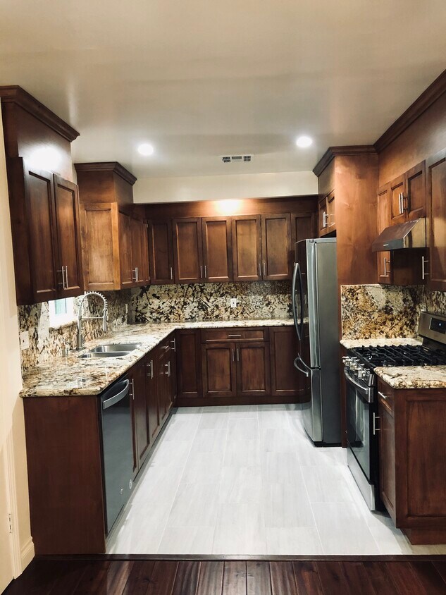 6906 Enfield Ave, Los Angeles, CA 91335 House for Rent in Los Angeles