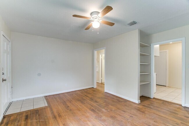 Foto del edificio - 10922 Oswego St