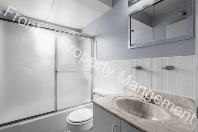 Building Photo - Updated 2 Bed 1 Bath in Florissant
