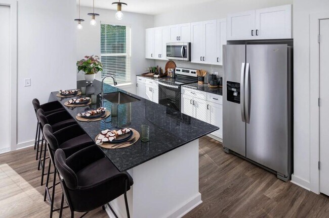 Foto del edificio - 5617 Oak St