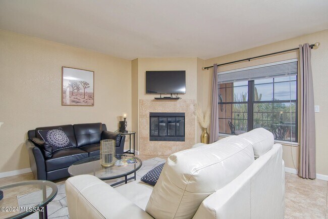 Foto del edificio - 6651 N Campbell Ave