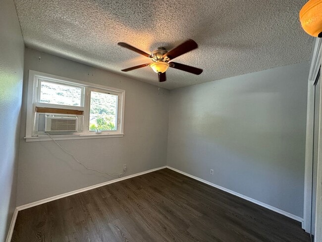 Photo - 1058 Awawamalu #E House