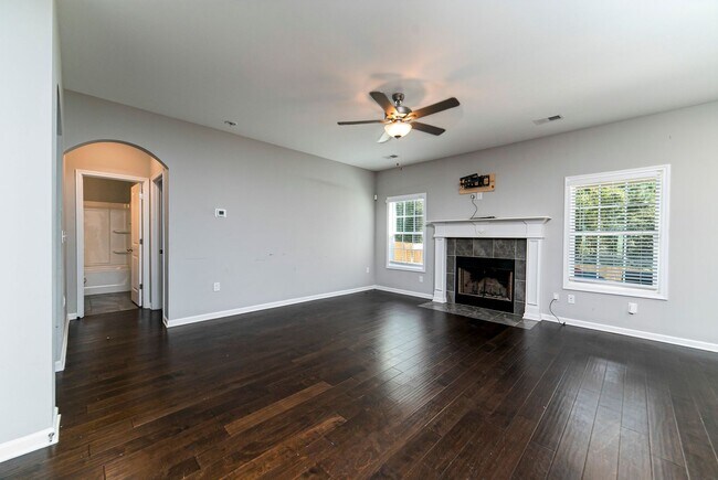 Foto del edificio - 211 Haverford Dr