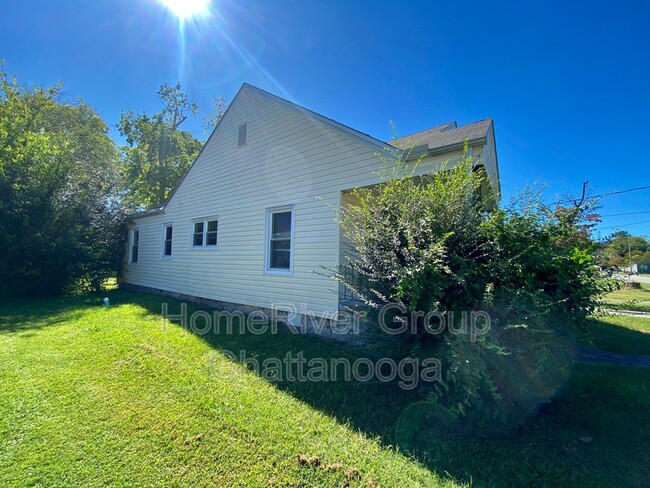 Building Photo - 4608 Montview Dr