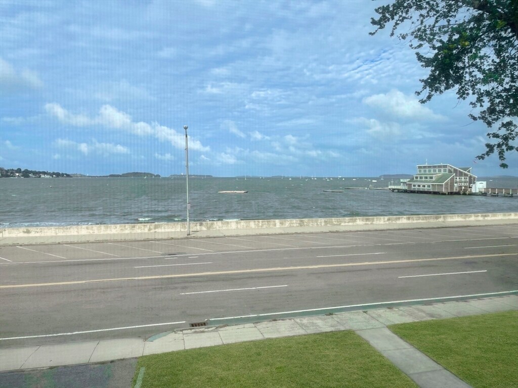 Foto principal - 623 Quincy Shore Dr