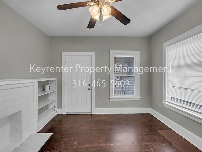 Foto del edificio - Charming 2 bedroom 1 bath Craftsman Duplex