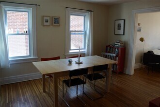 Building Photo - 28 Bly St