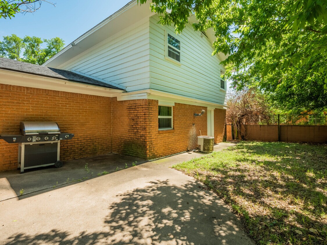 1009 W Vanderbilt St, Stephenville, TX 76401 House Rental in