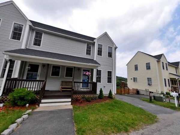 Primary Photo - 462 Plantation St