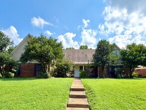 Building Photo - 6383 Eastbrier Dr