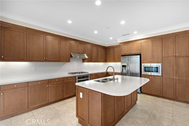 Building Photo - 102 Bianco