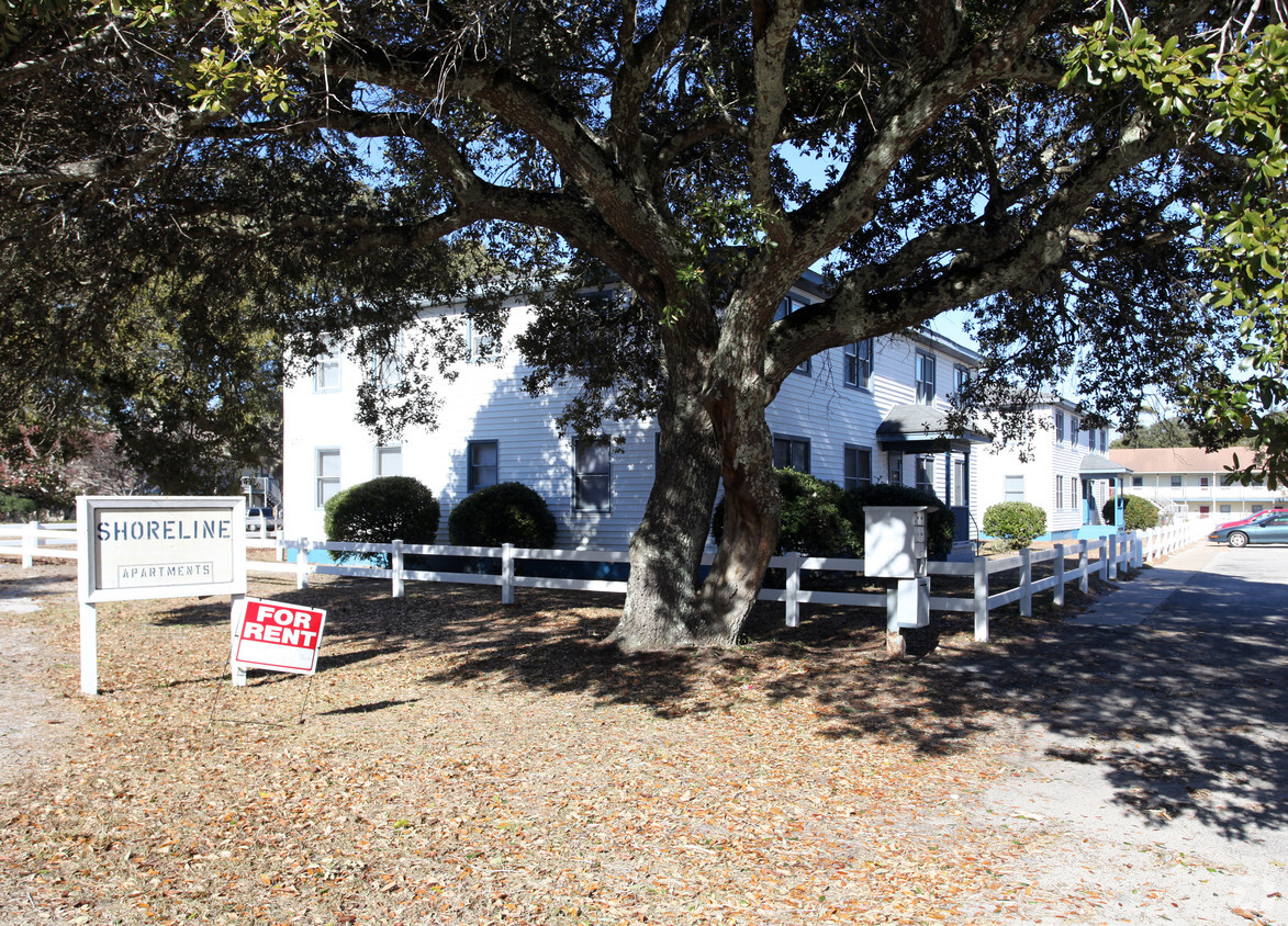 Building Photo - Shoreline Apartments