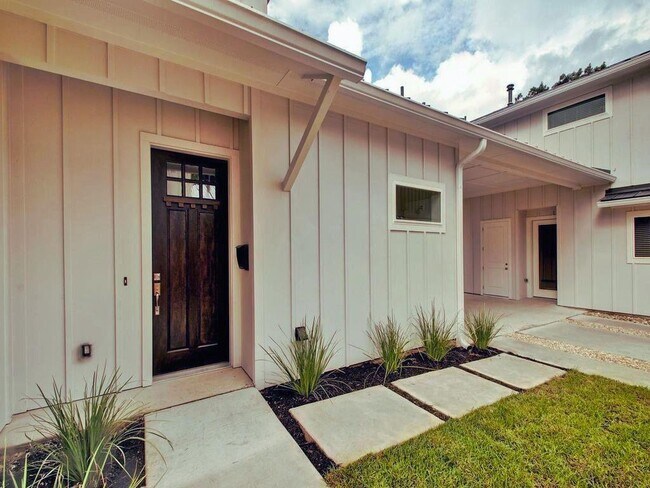 Foto del edificio - 4705 Rosedale Ave