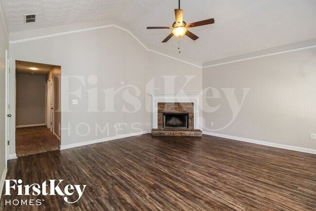 Foto del edificio - 36 Madison Ct