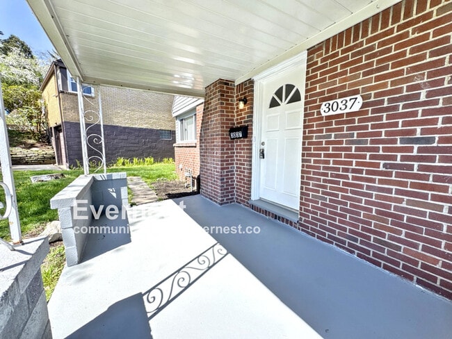 Building Photo - 3037 Blackridge Ave