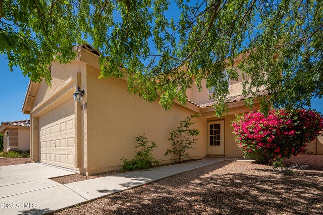 Foto del edificio - 12630 W Laurel Ln