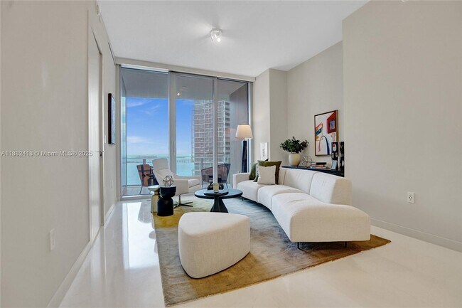 Foto del edificio - 300 Biscayne Blvd Way