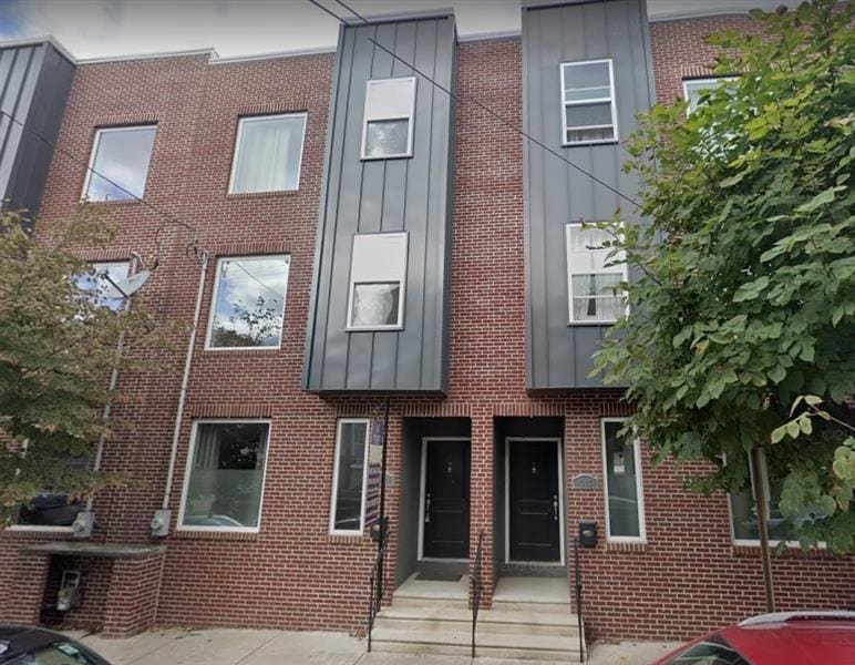 Primary Photo - 515 Carpenter St