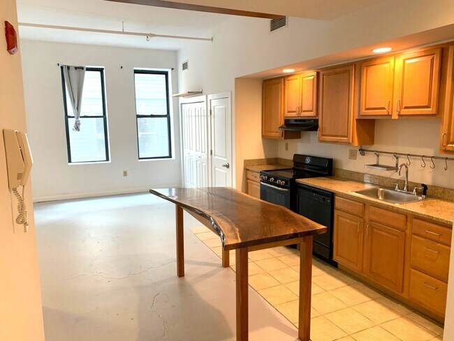 Foto del edificio - Providence Downtown- Arts District-Exclusive Condo - $1,695