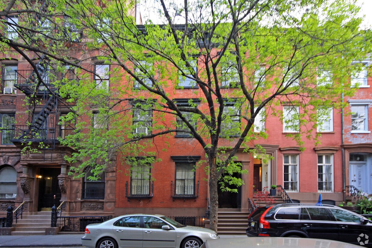 29 Bank St, New York, NY 10014 Apartments in New York, NY