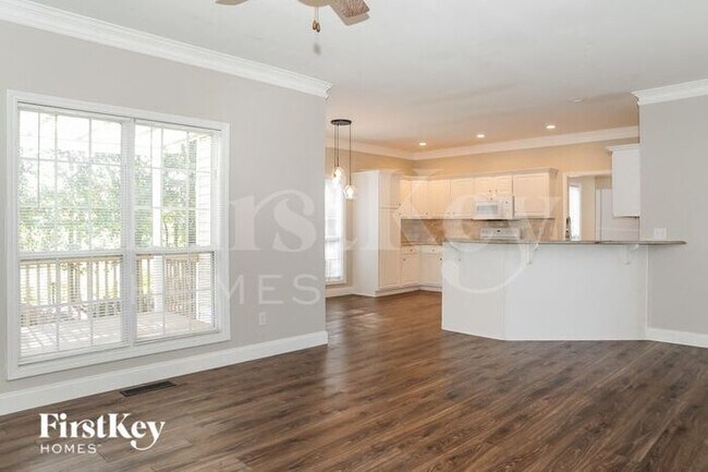 Building Photo - 2795 Meadow Gate Way