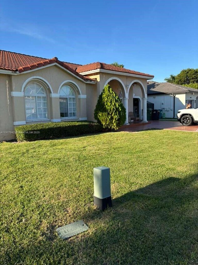 Primary Photo - 16487 SW 56th Terrace