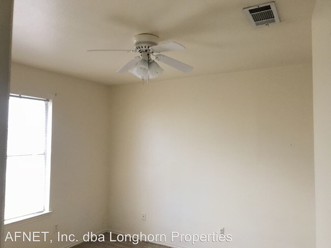 Building Photo - 1102 Horizon Dr