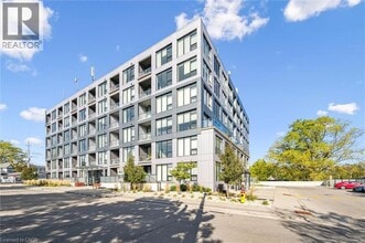 Building Photo - 690 King St W
