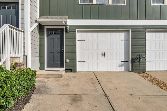 Building Photo - 3014 Liberty Way NW