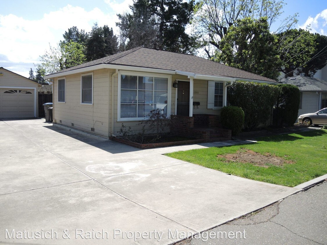 Primary Photo - 1586 Willowbrae Ave