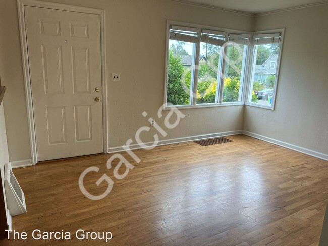 Foto del edificio - 2 br, 1 bath House - 1734 SE Reedway St