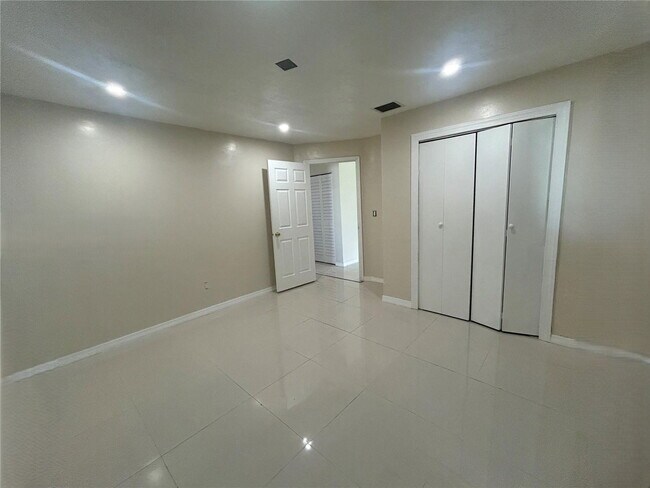 Foto del edificio - 7531 Shalimar St