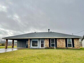 Building Photo - 2536 Mary Ann Dr