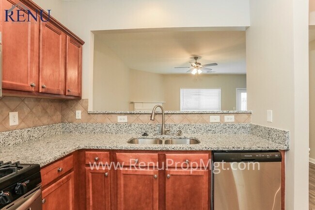 Foto del edificio - Now Available