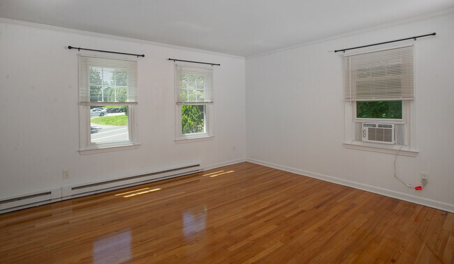Photo - 172 East Ave Apartment