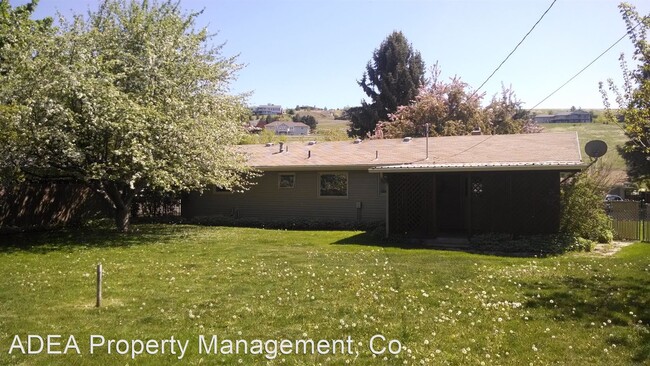 Building Photo - 5 br, 2 bath House - 136 Cohosset
